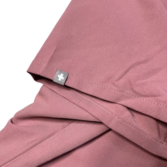 Figs Casma Three-Pocket Scrub Top New with Tags in Mauve size 2XL - Picture 7 of 7